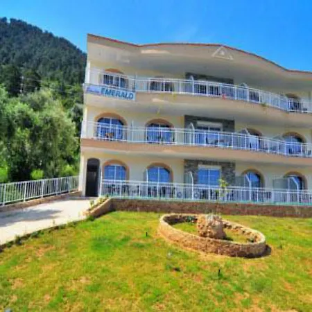 Emerald Хриси-Амудия