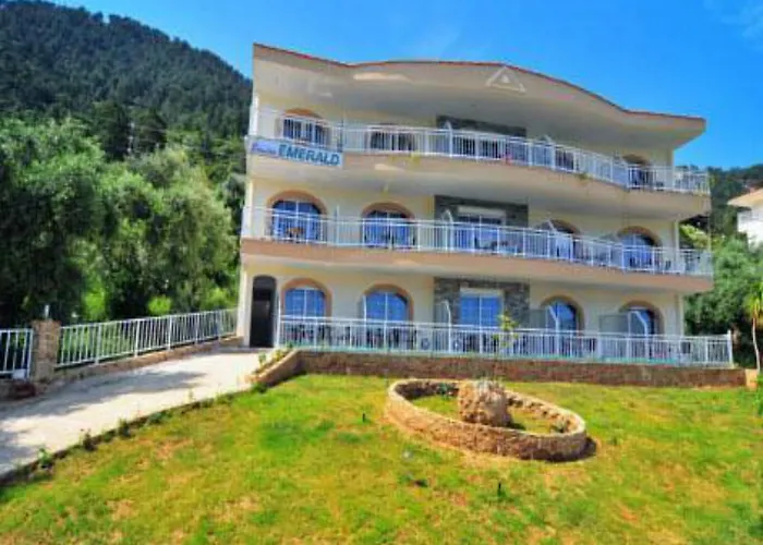 Emerald Chrysi Ammoudia